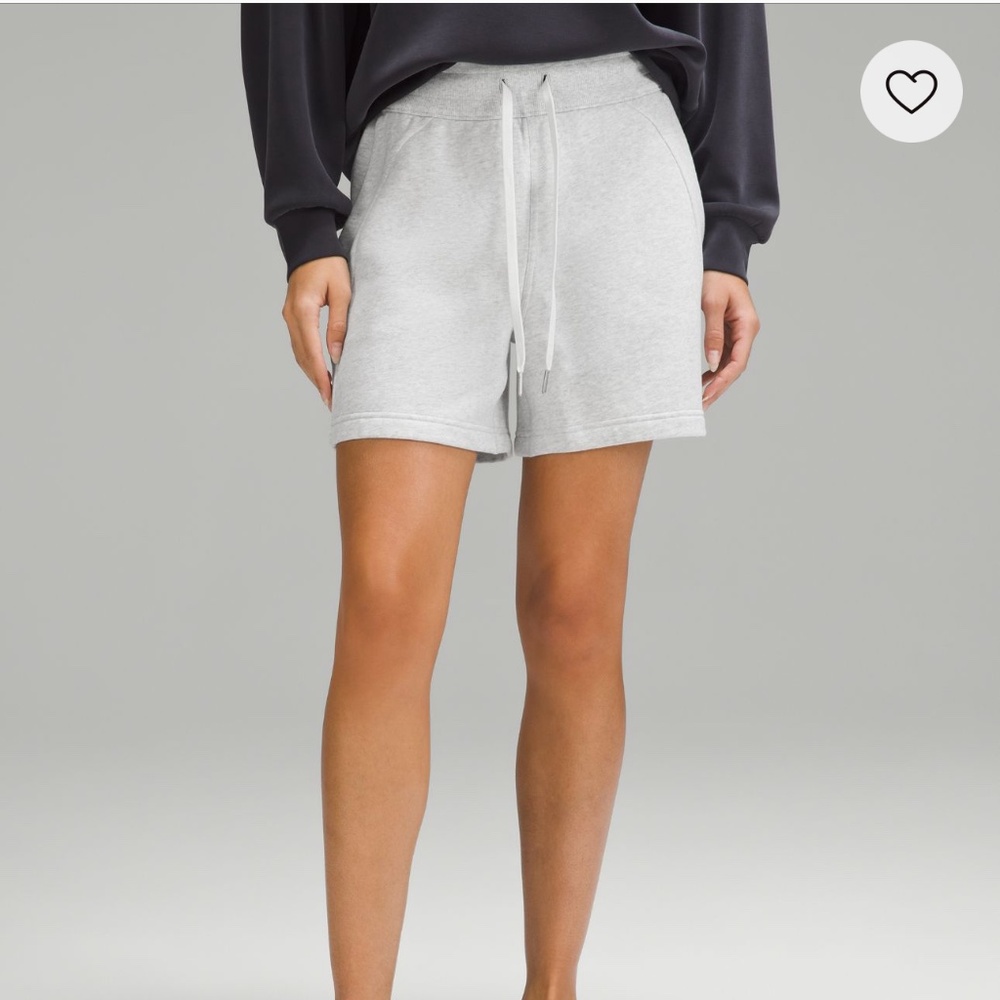 GUC Lululemon Scuba High-Rise Short 5" - Heathered Core Ultra Light Gray - Sz 14